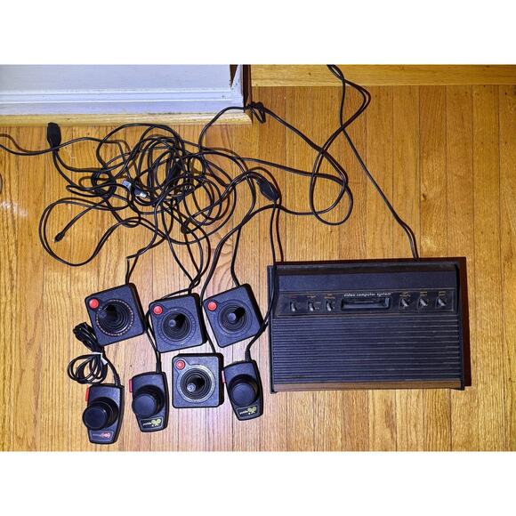 Atari 2600 UNTESTED Estate Find with 4 joysticks 2 paddles 1 driving - Picture 13 of 13